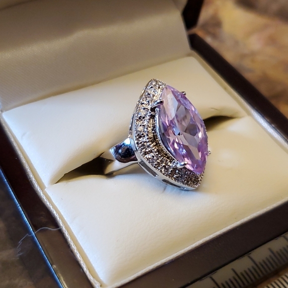 Stirling silver ring with gem - Picture 2 of 3